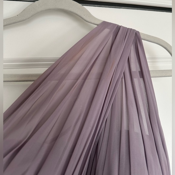 Beautiful long lavender gown. One shoulder style with flattering ruching. - Picture 7 of 13